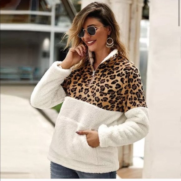 Tops - Leopard Pull-over